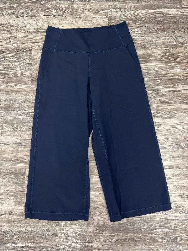 Athletic Pants Cropped By Lululemon In Navy, Size: 10