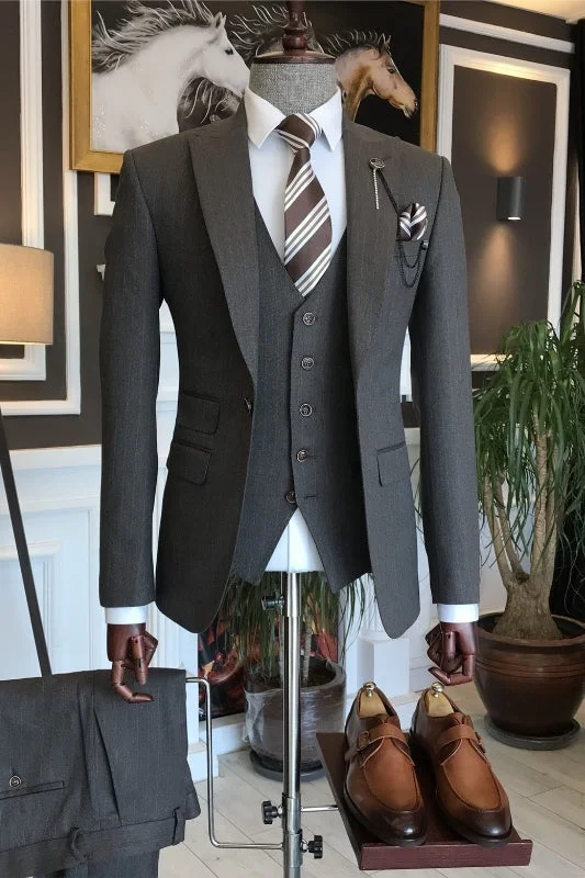 Chic Black Striped Three Pieces Business Suits Peaked Lapel Wedding Suits